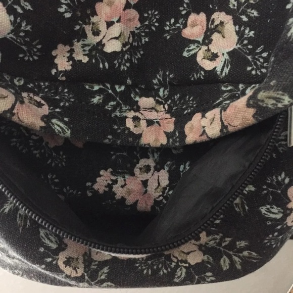 Floral Backpack - Picture 2 of 7